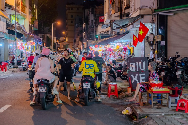 Phố lồng đèn Quận 5 Lương Nhữ Học bừng sáng cả góc đường dịp Trung thu 6