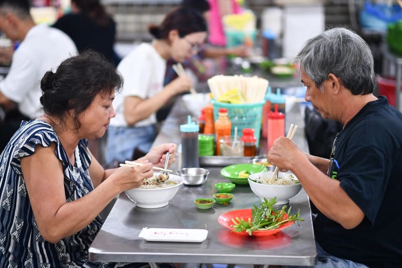 Về Quận 3 thưởng thức Phở miến gà Kỳ Đồng nức tiếng gần xa 7