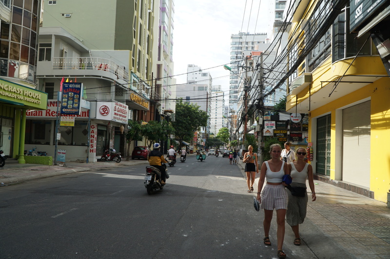 Phố Tây Nha Trang: Nhịp sống ngoại quốc giữa lòng phố biển 2