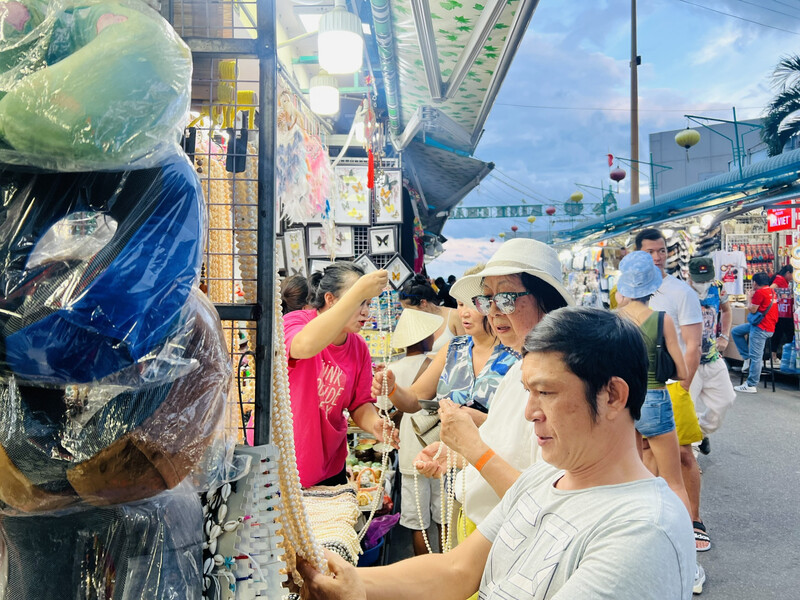 Phố Tây Nha Trang: Nhịp sống ngoại quốc giữa lòng phố biển 5