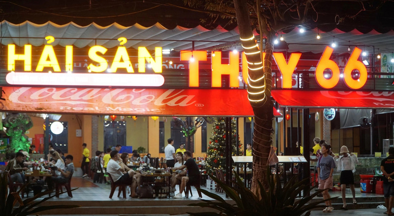 Phố Tây Nha Trang: Nhịp sống ngoại quốc giữa lòng phố biển 6