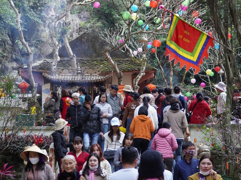 Hành hương về Phủ Na và trải nghiệm lễ hội dưới chân núi Nưa 6