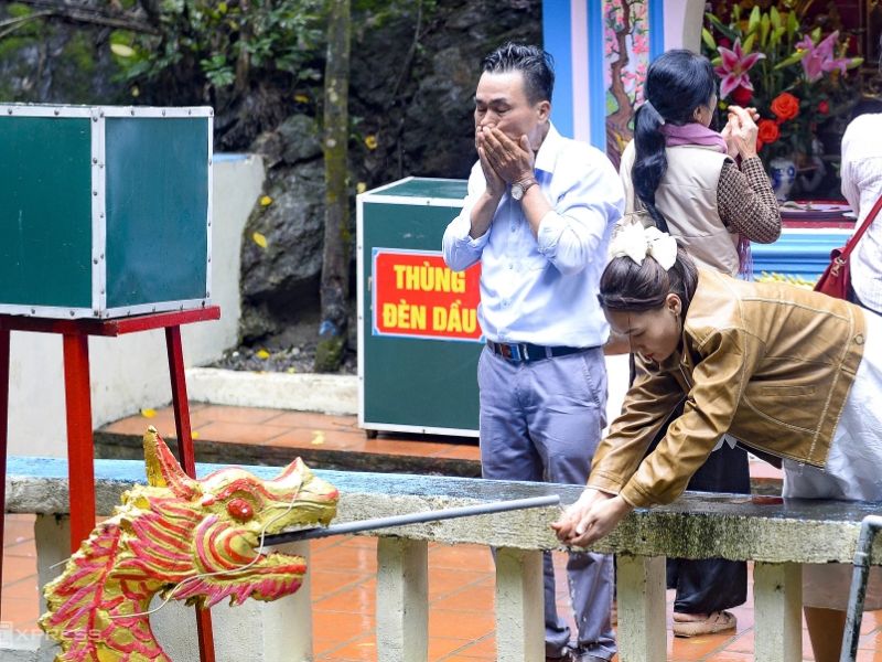 Hành hương về Phủ Na và trải nghiệm lễ hội dưới chân núi Nưa 5