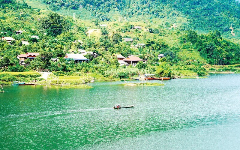 Du lịch Phù Yên Sơn La, khám phá hương sắc hoang sơ Tây Bắc 8