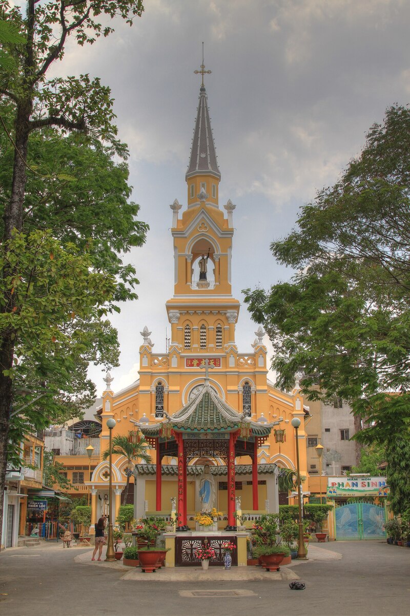Khám phá phường Chợ Lớn với lịch sử, văn hóa đậm nét Hoa 10