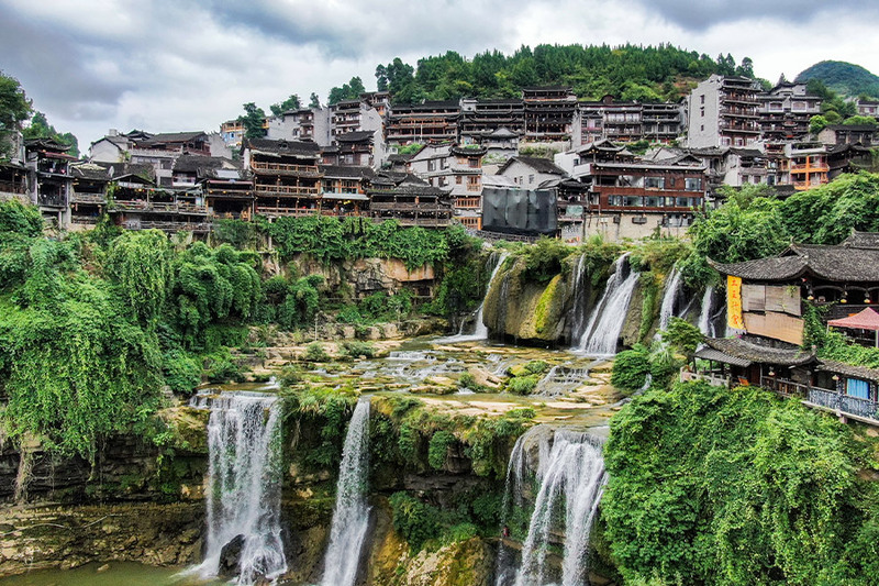 Review Phượng Hoàng Cổ Trấn và những điểm đến không thể bỏ lỡ 7