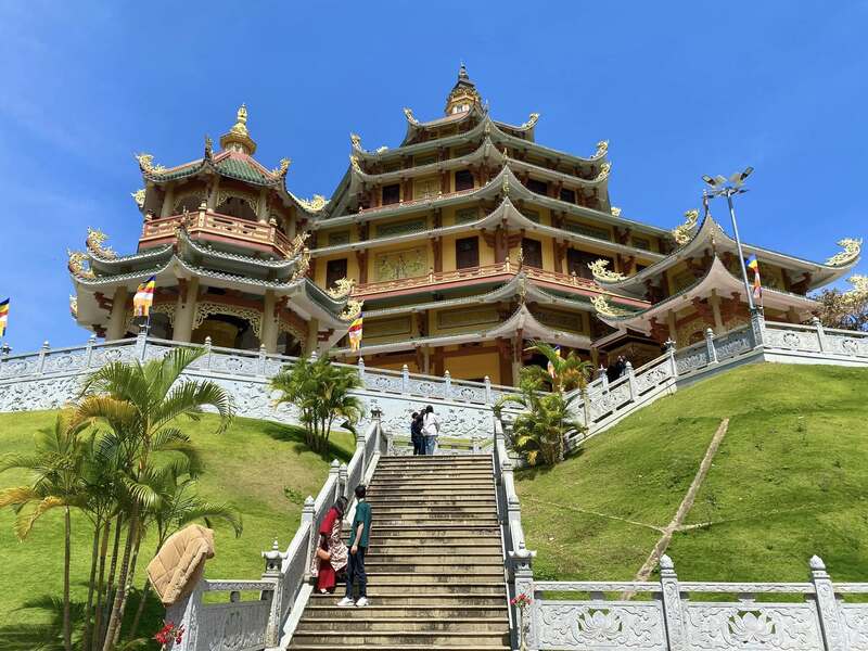 Có gì tại Phương Liên Tịnh Xứ Chùa Đại Ninh, ngôi chùa đẹp nhất làng? 4