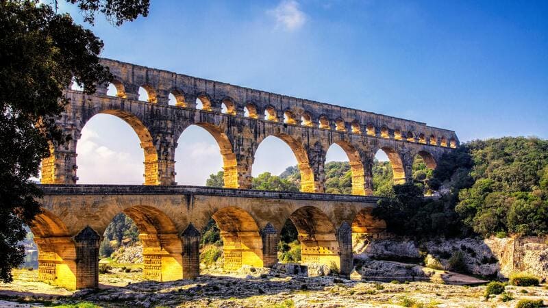 Choáng ngợp di tích ngàn năm Pont du Gard giữa nước Pháp 2