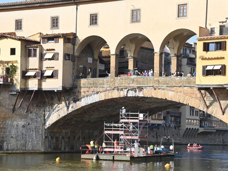 Ponte Vecchio: Cầu đá vòm cổ nhất châu Âu và những điều ít ai biết 8