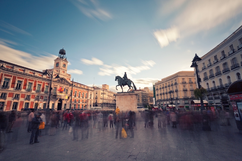 Quảng trường Puerta del Sol: Trái tim sôi động của Madrid 10