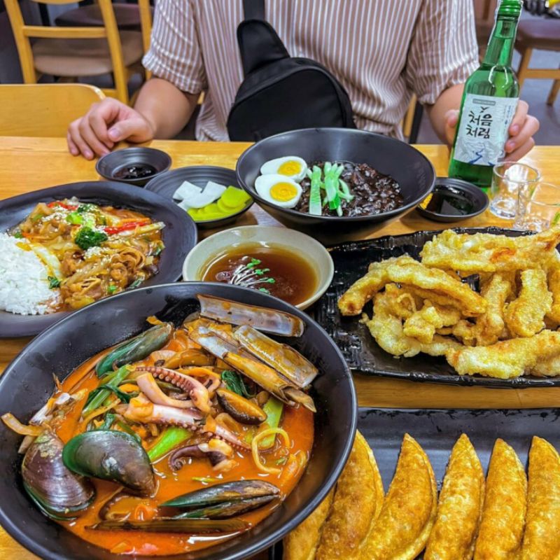 Top 10 nhà hàng, quán ăn Hàn Quốc quận 7 cho hội mê đồ Hàn 2