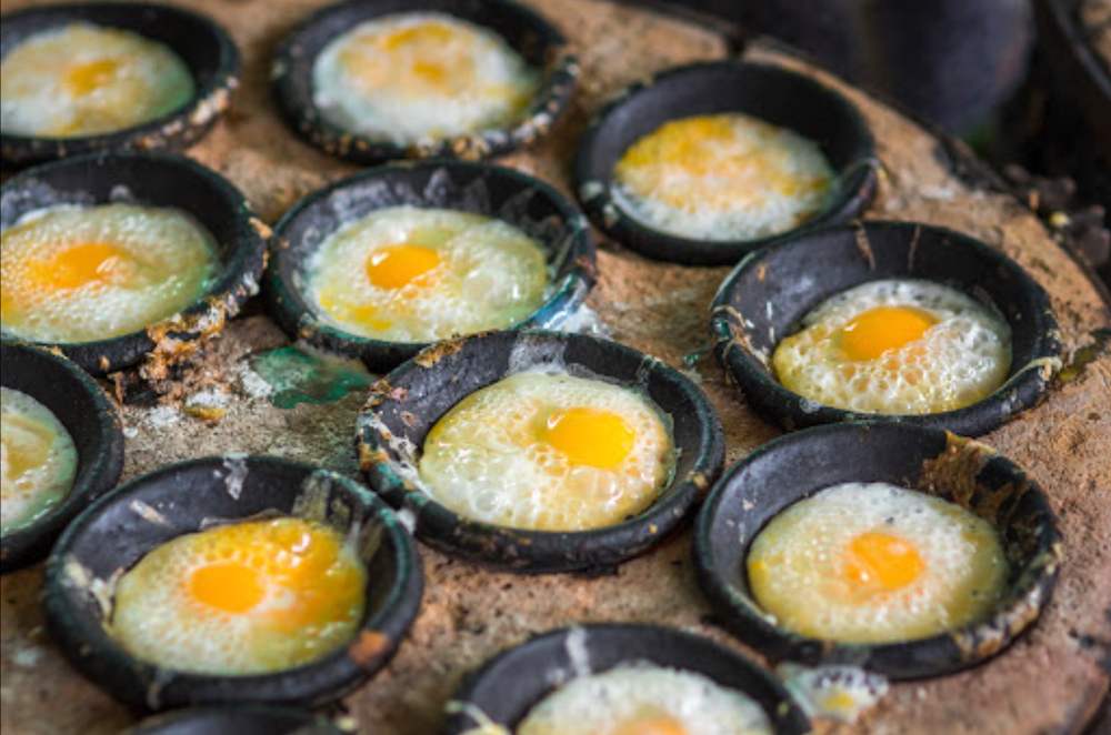 Quán bánh căn Nhà Chung – Chỉ có trứng và bột nhúng nước mắm nhưng lại cuốn hút lạ kỳ 5