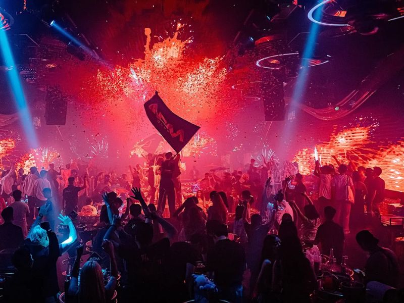 Top 10 quán bar Đà Nẵng nổi tiếng để chill và quẩy về đêm 3