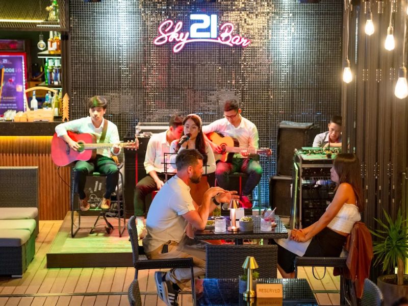 Top 10 quán bar Đà Nẵng nổi tiếng để chill và quẩy về đêm 5