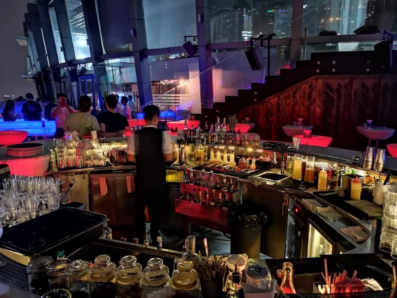 Săn tìm 10 quán bar Sài Gòn view cực chất, đa dạng trải nghiệm 5