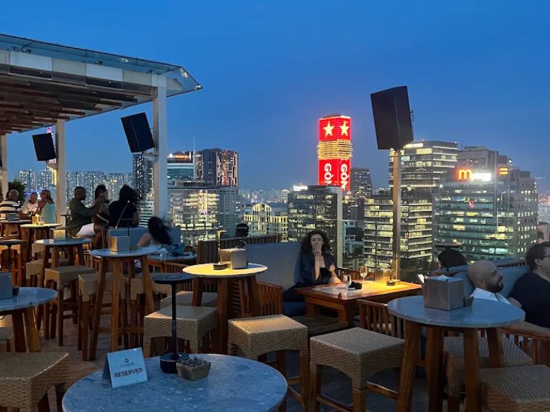 Săn tìm 10 quán bar Sài Gòn view cực chất, đa dạng trải nghiệm 9