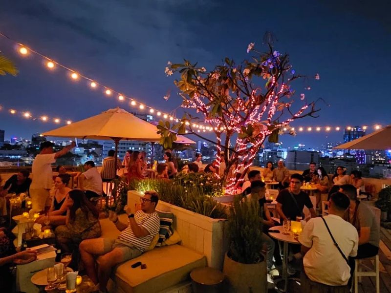 Săn tìm 10 quán bar Sài Gòn view cực chất, đa dạng trải nghiệm 6