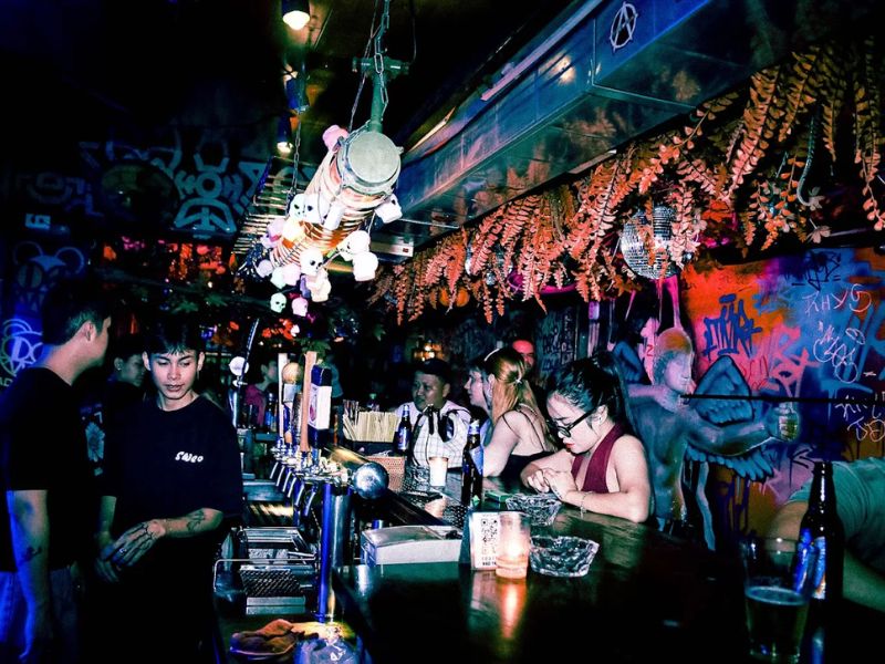 Săn tìm 10 quán bar Sài Gòn view cực chất, đa dạng trải nghiệm 4