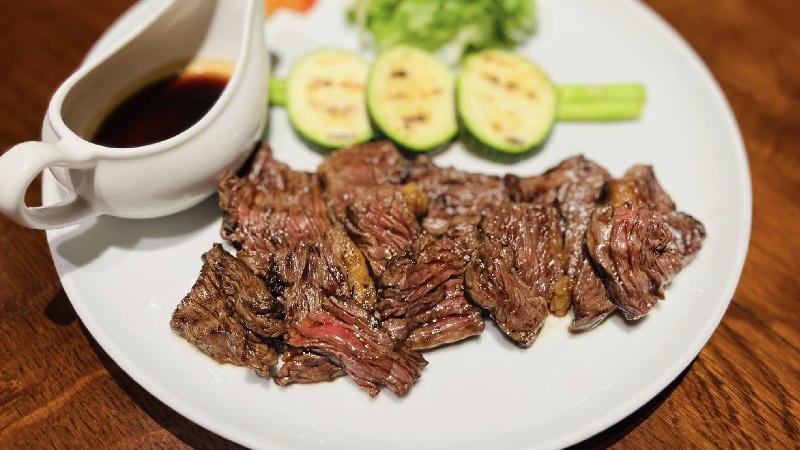 Top 7 quán beefsteak Bình Dương ngon, giá hợp lý để trải nghiệm 4