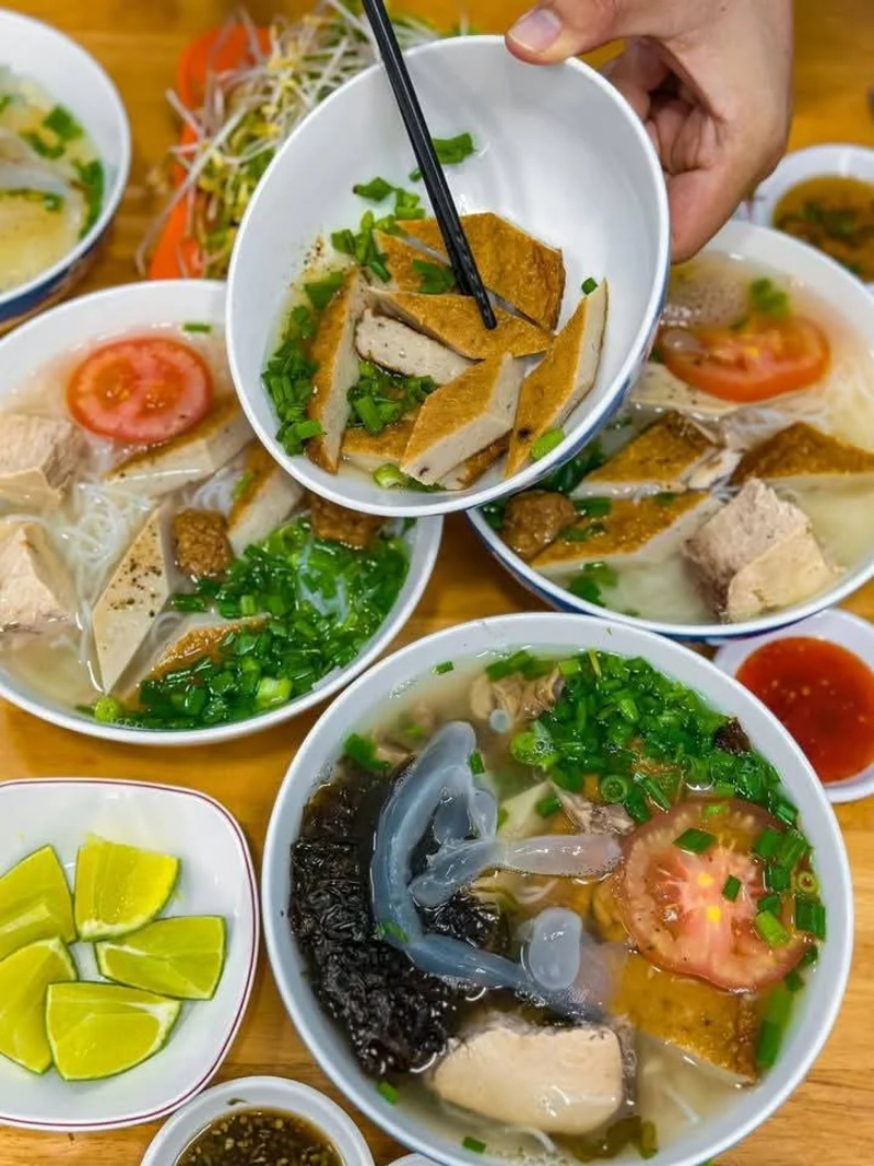 Mách bạn 6 quán bún cá Ninh Hòa ngon chuẩn vị xứ trầm hương 7
