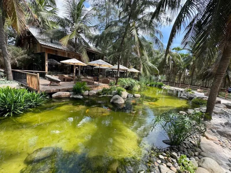 9 quán cafe Mũi Né có không gian ấn tượng, view biển cực chill 7