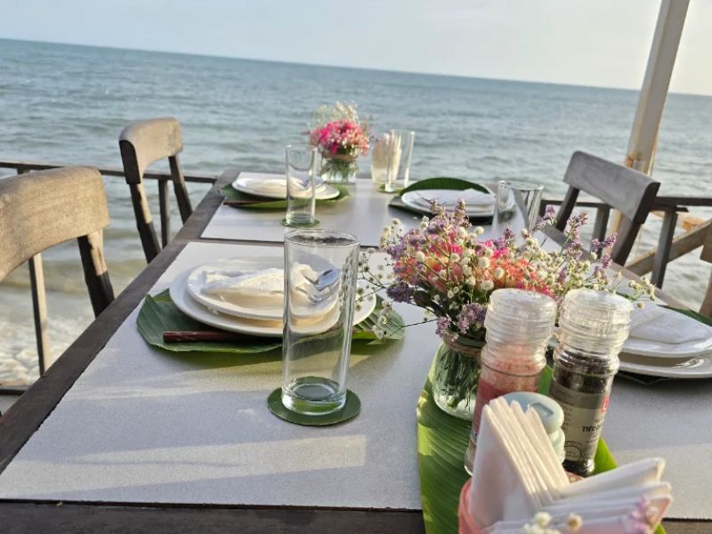 9 quán cafe Mũi Né có không gian ấn tượng, view biển cực chill 3