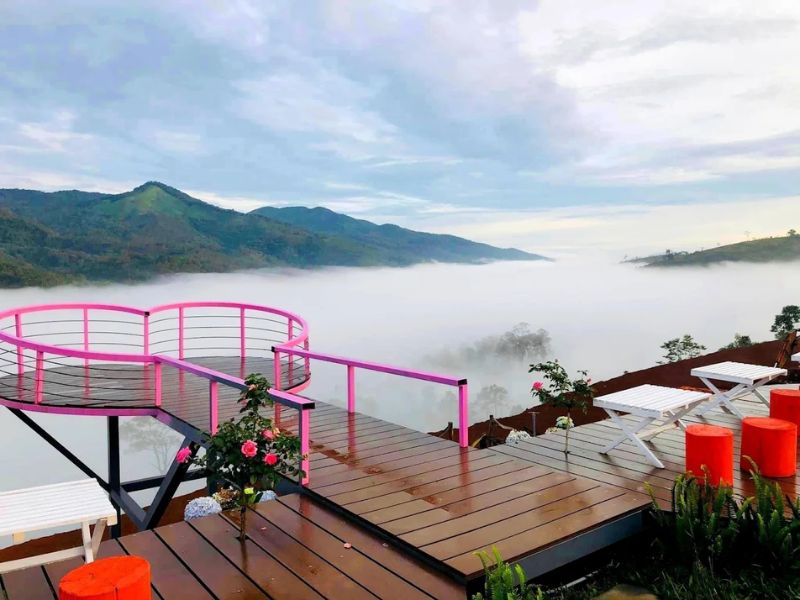Top 8 quán cafe săn mây Măng Đen view núi rừng cực chill 4