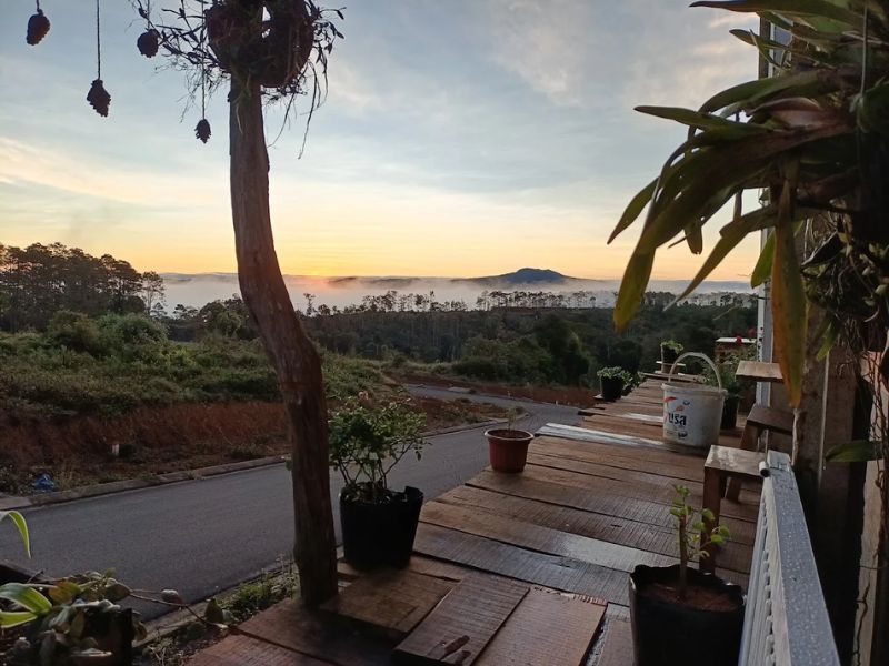 Top 8 quán cafe săn mây Măng Đen view núi rừng cực chill 8