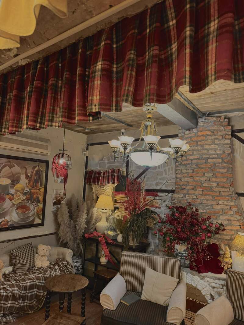 Top 11 quán cafe trang trí Tết đẹp tại Hà Nội 2026 5