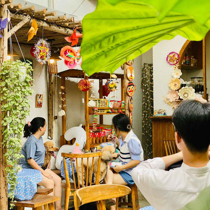 Điểm danh 8 quán cafe trang trí Trung thu tại Sài Gòn 9