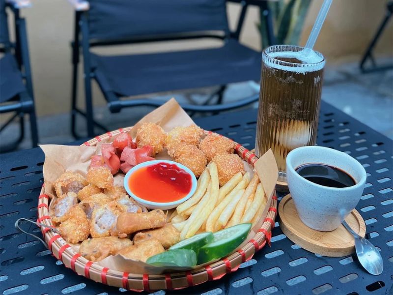 Top 10 quán cafe Trung Kính view đẹp, check-in cực chill 4