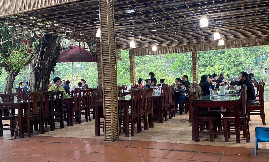 Quán dê Chính Thư - Không gian ẩm thực độc đáo vùng núi Ninh Bình 3