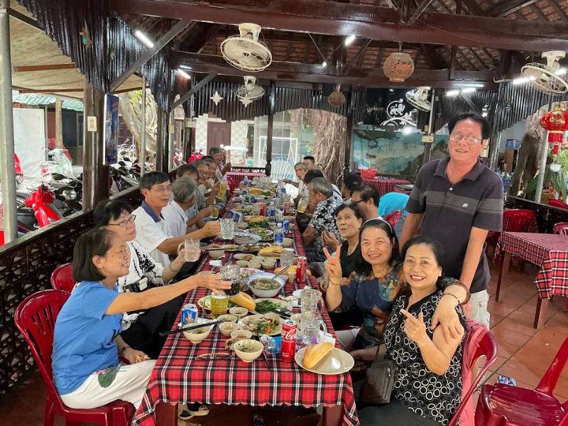 Quán Đồng Xanh Nha Trang: Không gian sân vườn với nhiều món ngon 7