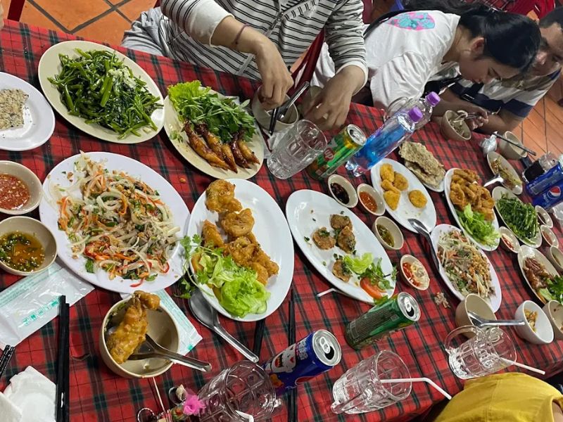 Quán Đồng Xanh Nha Trang: Không gian sân vườn với nhiều món ngon 4