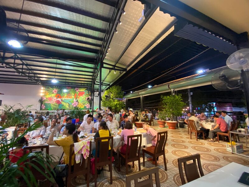 Review Quán Lá Vũng Tàu đủ món hải sản tươi sống từ biển 3