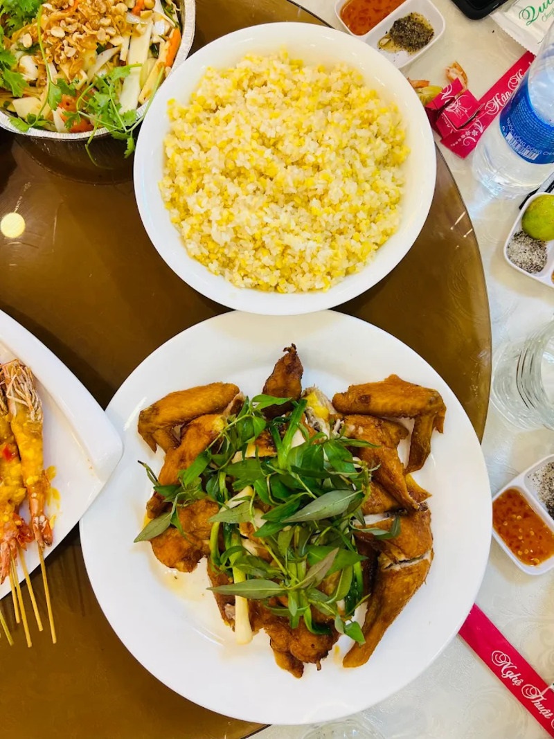 Review Quán Lá Vũng Tàu đủ món hải sản tươi sống từ biển 5