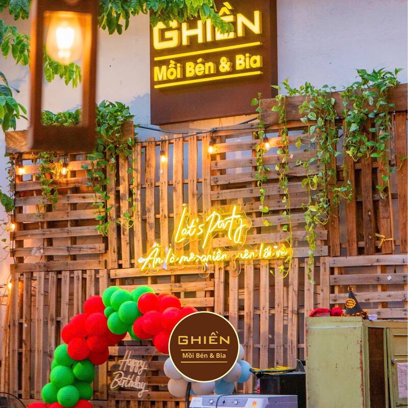 Mách bạn 8 quán nhậu bờ kè cực chill để tụ họp bạn bè 9