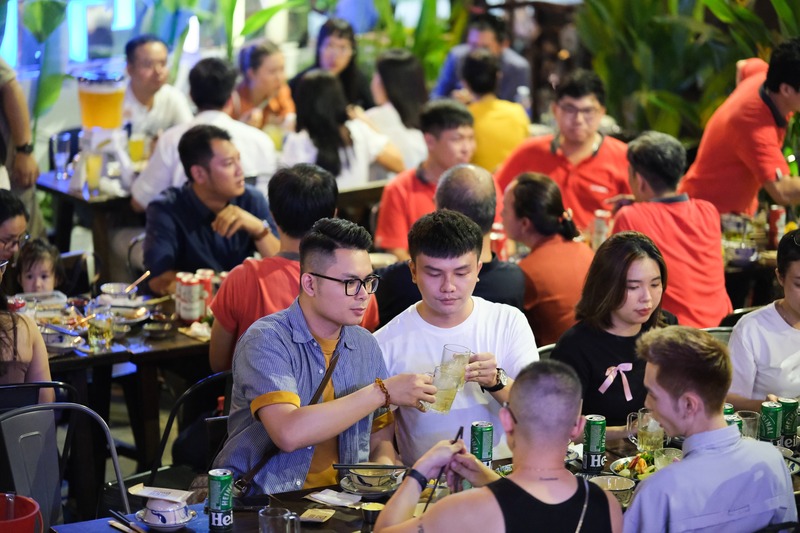 Mách bạn 8 quán nhậu bờ kè cực chill để tụ họp bạn bè 7