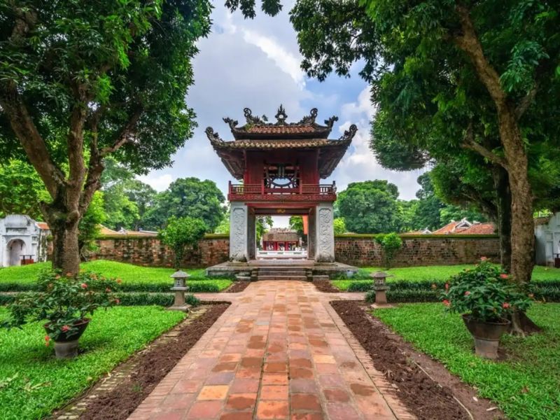 Hồ Thiền Quang: Hòa mình vào không gian thơ mộng giữa thủ đô Hà Nội 8