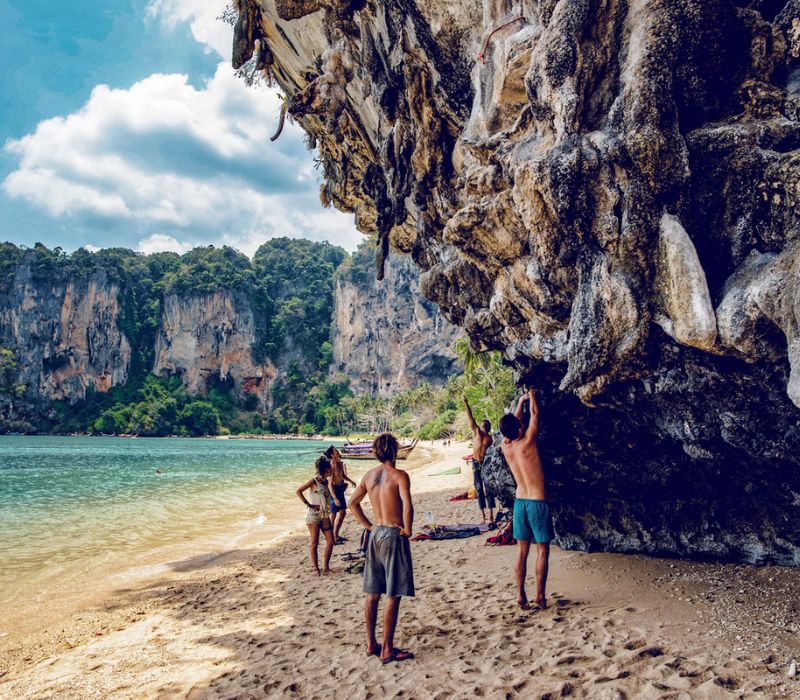 Khám phá Railay Beach, thiên đường ẩn mình tại Krabi 11