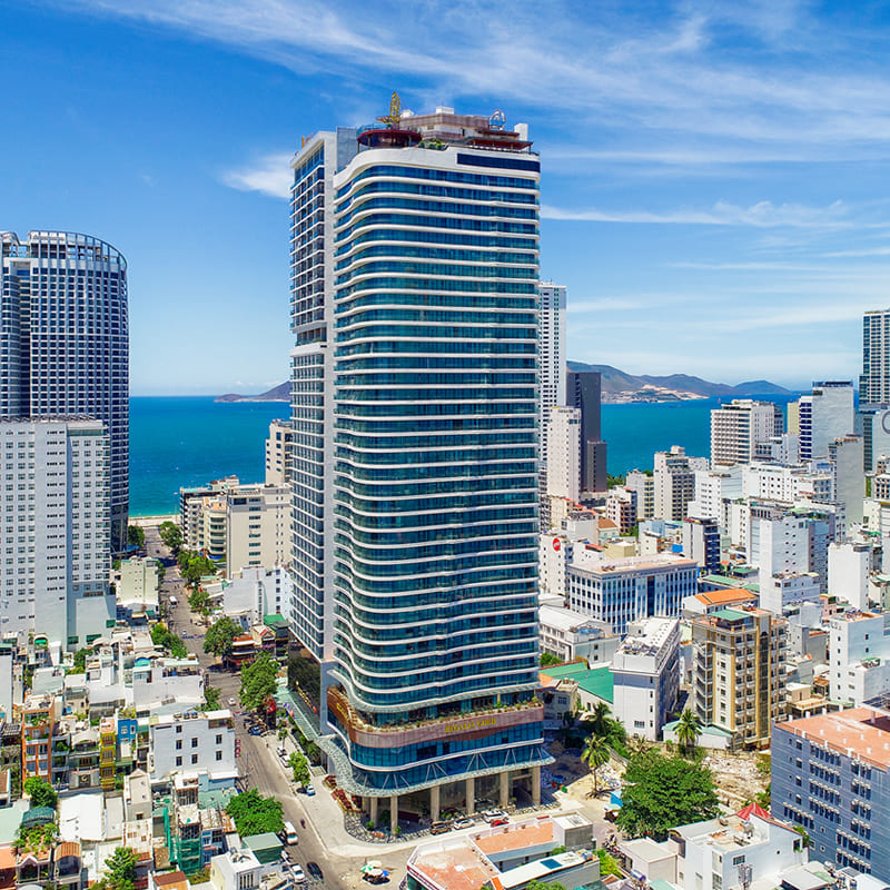 Khách sạn Regalia Gold Hotel Nha Trang 5 sao có hồ bơi vô cực ở tầng 40 2