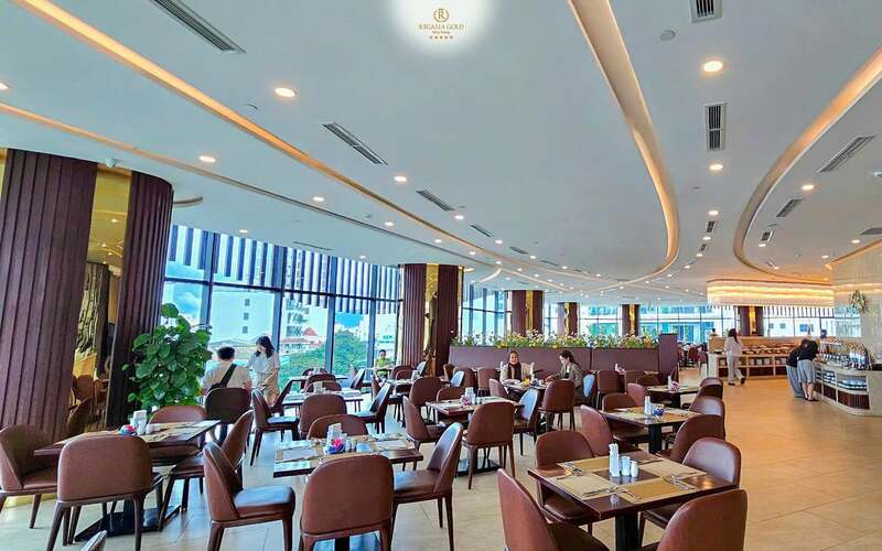Khách sạn Regalia Gold Hotel Nha Trang 5 sao có hồ bơi vô cực ở tầng 40 14