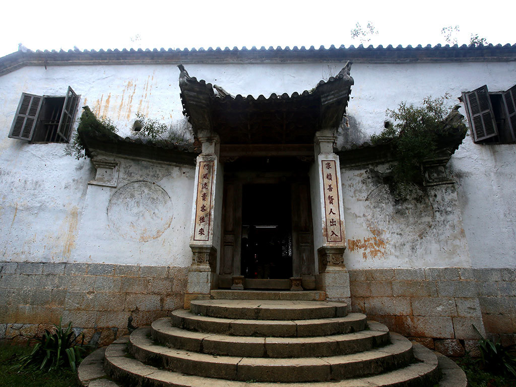 Review Dinh thự Vua Mèo Hà Giang đằng sau kiến trúc độc đáo và bí ẩn 7