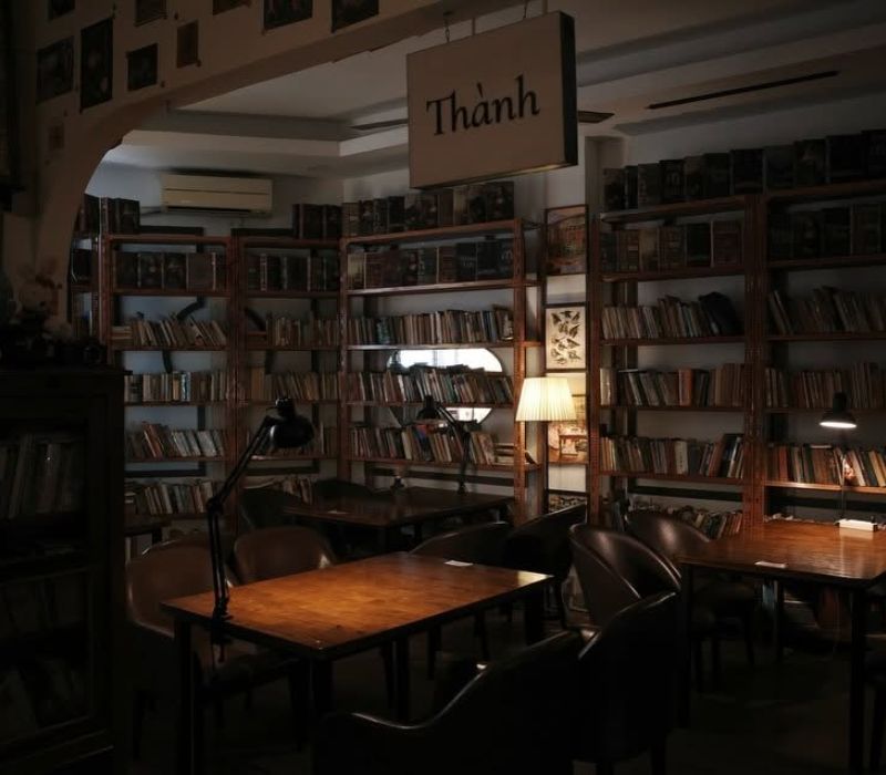 Review Thành Coffee, thư viện không ngủ đêm giữa lòng Sài Gòn