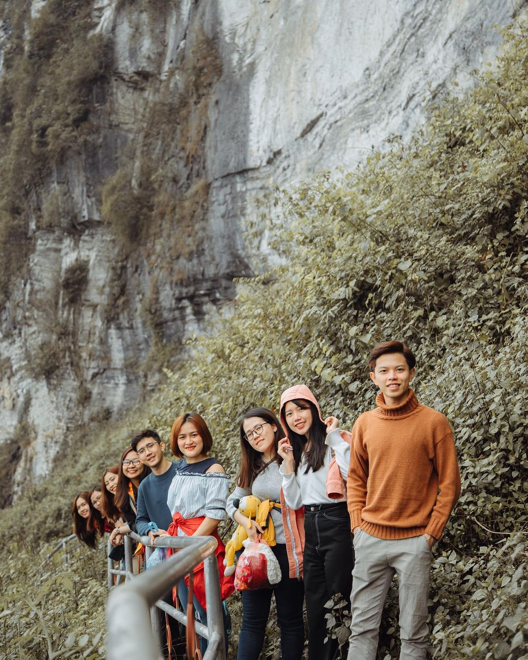 Review vách đá thần Hà Giang - Tuyến trekking đầy thách thức của tuổi trẻ 10