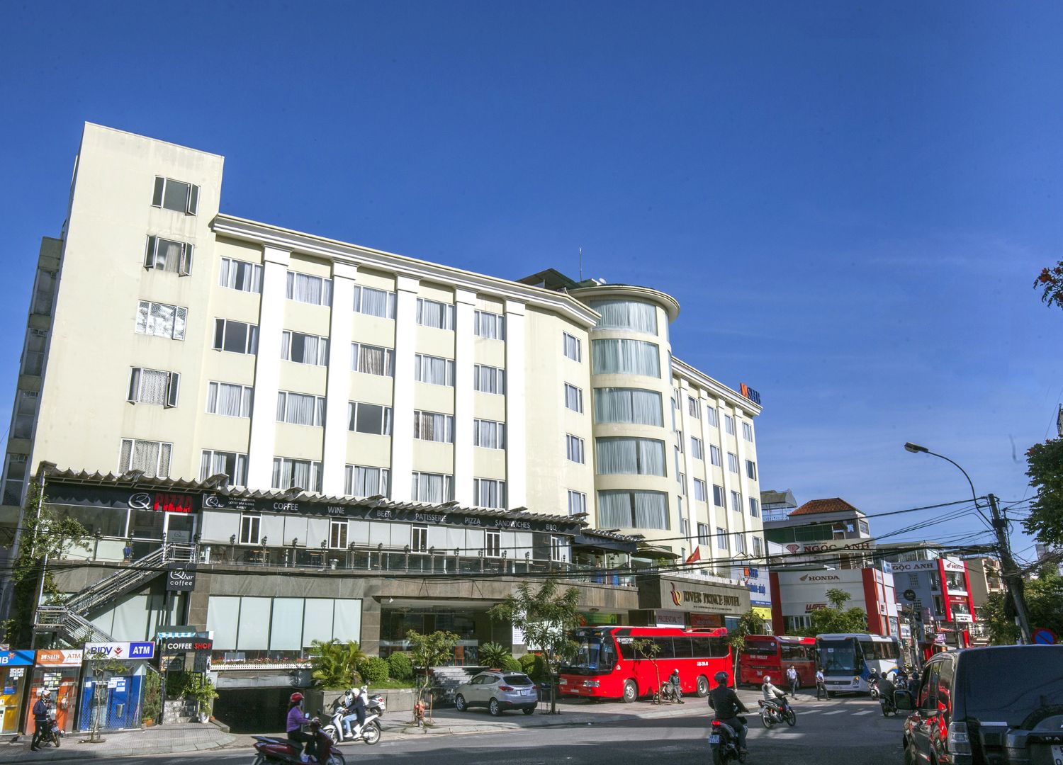 River Prince Hotel, lối thiết kế kiến trúc Châu Âu hiện đại 2