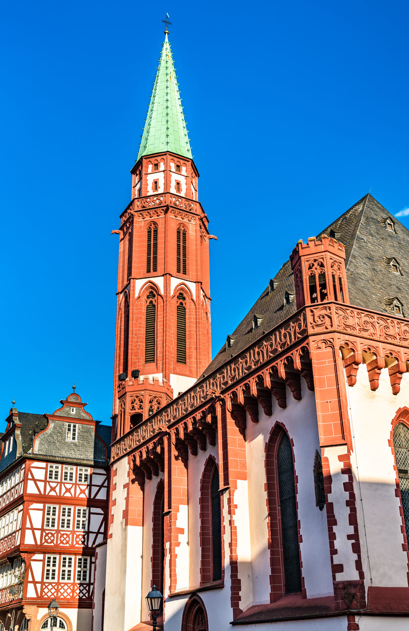 Lạc giữa Quảng trường Romerberg, kỳ quan miền Frankfurt 4