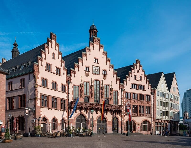 Lạc giữa Quảng trường Romerberg, kỳ quan miền Frankfurt 5