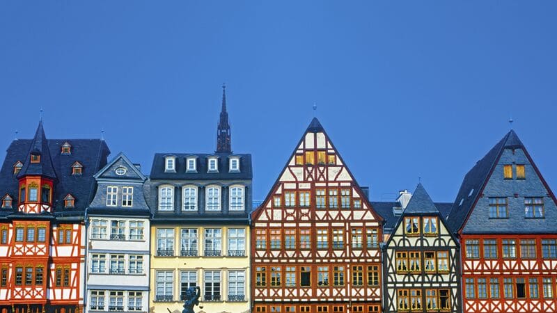Lạc giữa Quảng trường Romerberg, kỳ quan miền Frankfurt 7