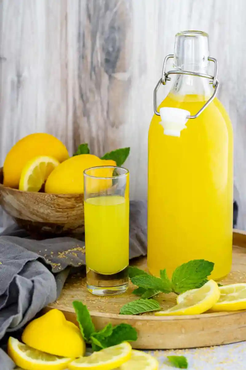 Thường thức rượu Limoncello thơm ngon đến từ nước Ý 3